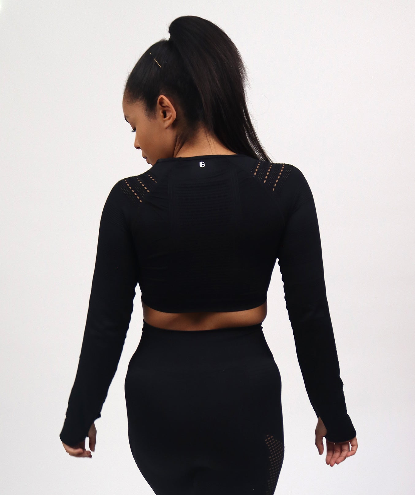 Simply Seamless | Black | Long Sleeve Sports Top